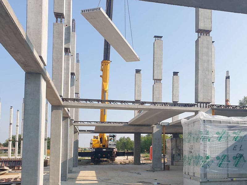 Montaggio-prefabbricati-e-noleggio-mezzi-industriali-mantova-modena