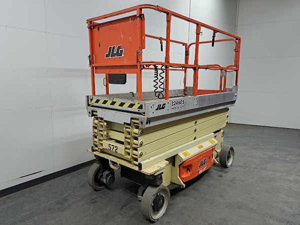 Noleggio-piattaforme-aeree-semoventi-diesel-modena